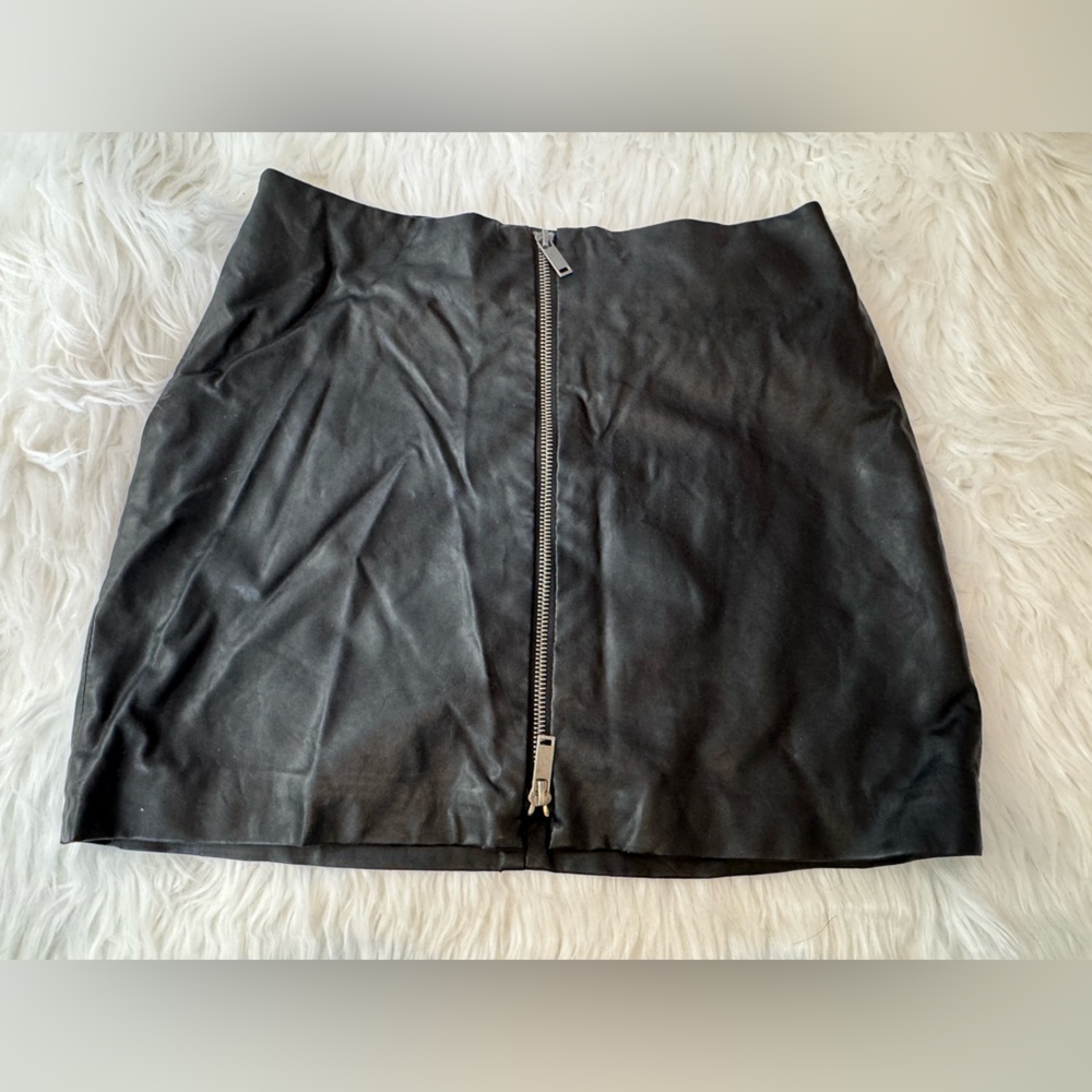 ZARA TRAFALUC Size, small leather-look lined mini skirt, two-way zipper in  back